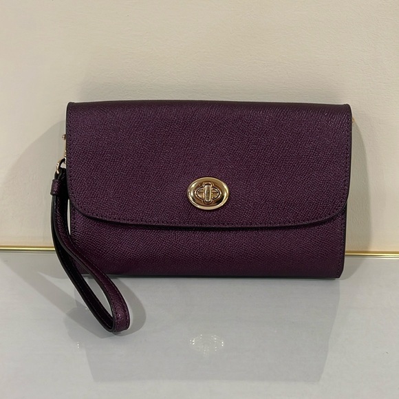 Coach Elegant Metallic Purple Wristlet Clutch. - Picture 1 of 16